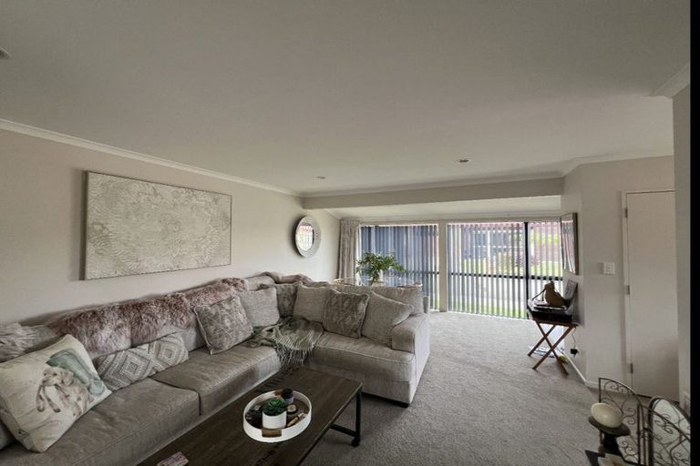 Photo of property in Rangeview Villas, 4/9 Fuller Close, Levin, 5510