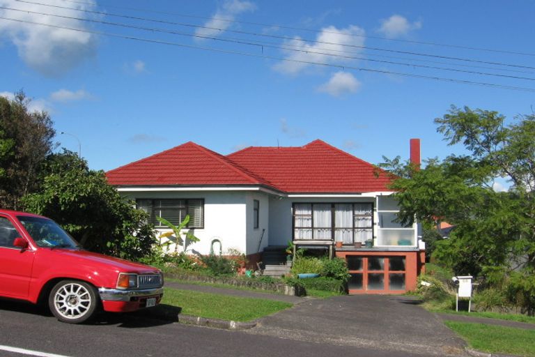 Photo of property in 58 Savoy Road, Glen Eden, Auckland, 0602