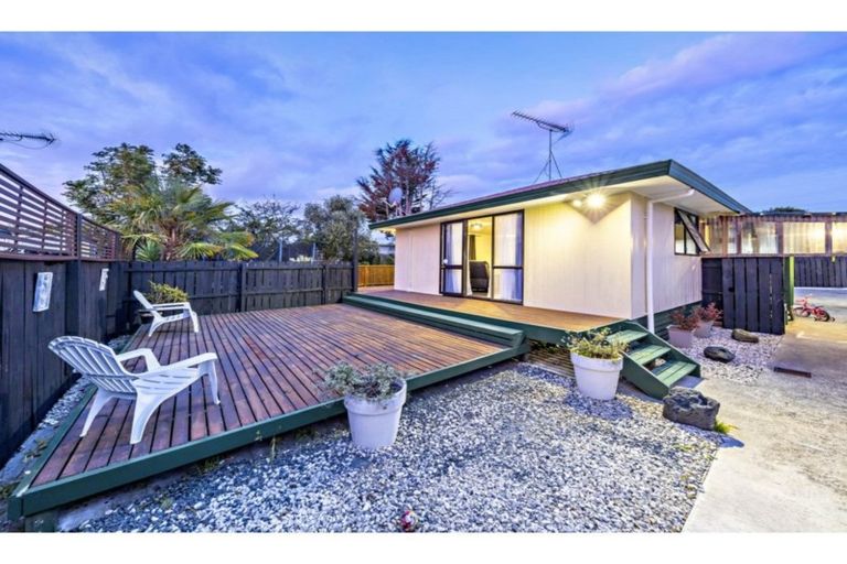 Photo of property in 18 Horlicks Place, Randwick Park, Auckland, 2105