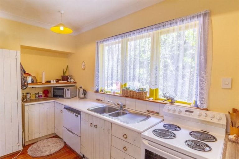 Photo of property in 124 Shakespeare Road, Bluff Hill, Napier, 4110