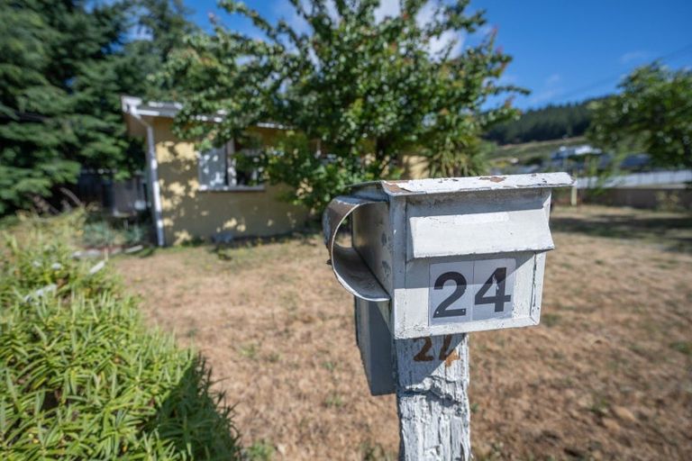 Photo of property in 24 Dunstan Street, Clyde, 9330