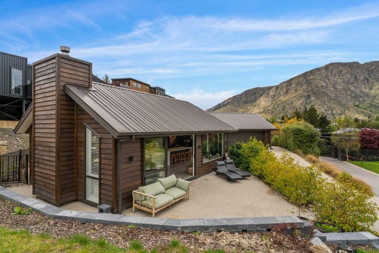 Photo of property in 5 Haines Way, Arthurs Point, Queenstown, 9371