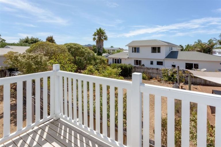 Photo of property in 17 Pipi Dune, Whitianga, 3510