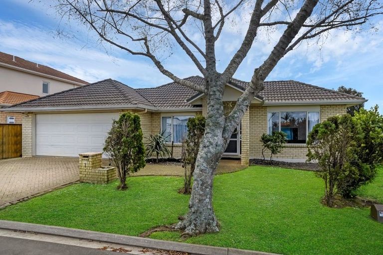 Photo of property in 1 Monash Place, Flat Bush, Auckland, 2016