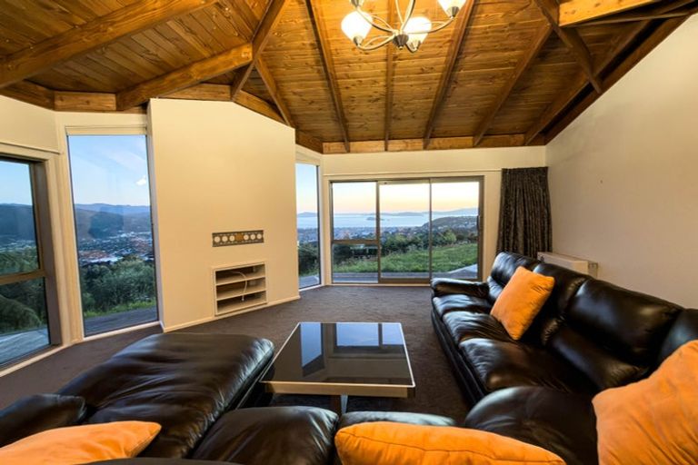 Photo of property in 252 Normandale Road, Normandale, Lower Hutt, 5010