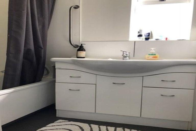 Photo of property in 2/11 Trafalgar Street, Johnsonville, Wellington, 6037