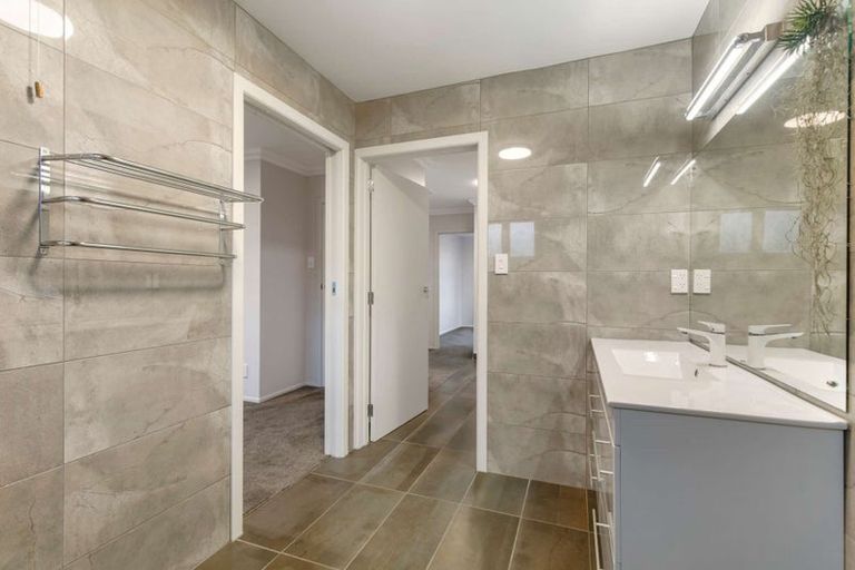 Photo of property in 62 Russell Street, Marton, 4710