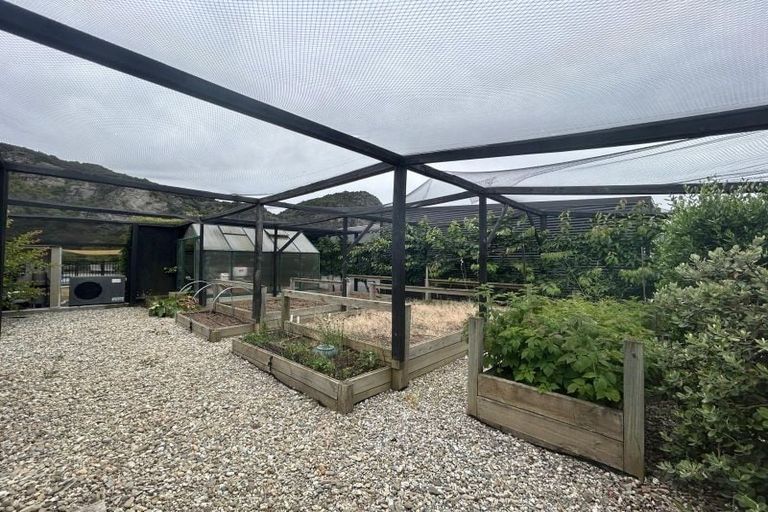 Photo of property in 11 Old Racecourse Road, Albert Town, Wanaka, 9305