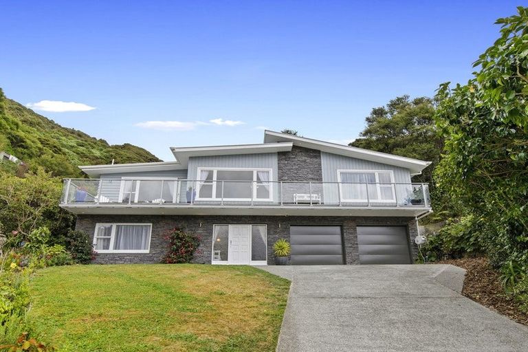 Photo of property in 8 Volkner Grove, Waterloo, Lower Hutt, 5011