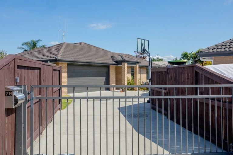 Photo of property in 76 Carrington Drive, Papamoa Beach, Papamoa, 3118