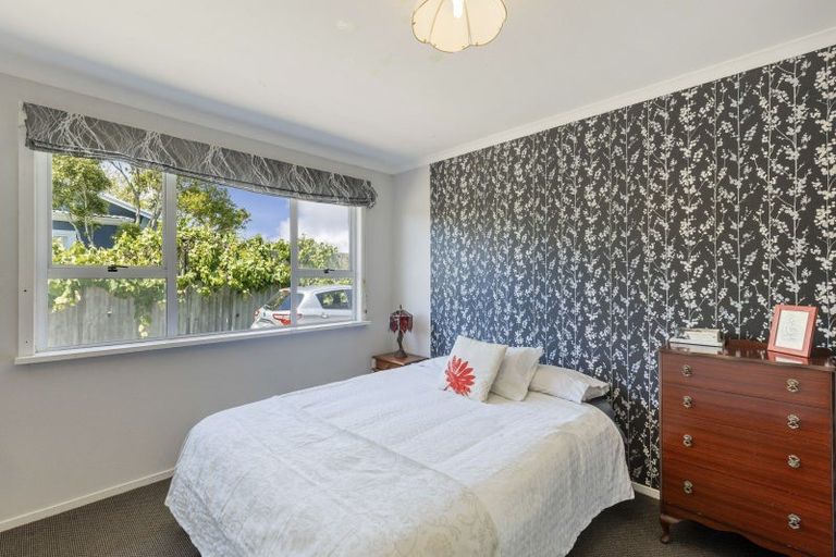 Photo of property in 17 Harris Street, Waitara, 4320