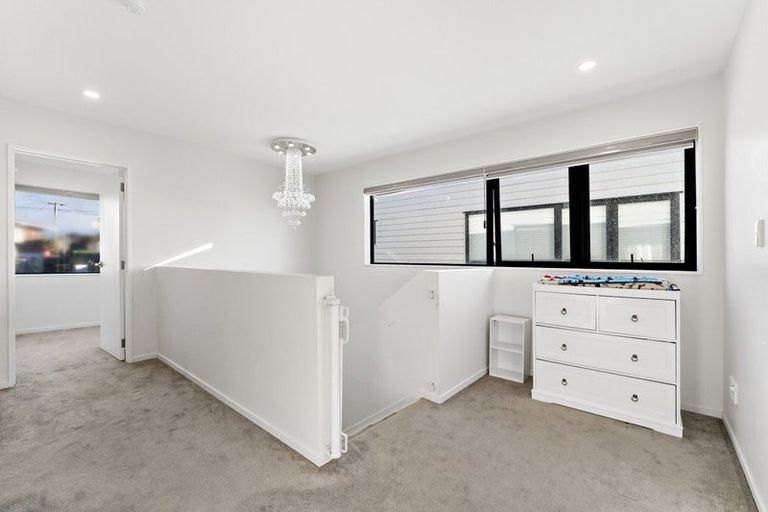 Photo of property in 9 Paina Crescent, Massey, Auckland, 0614