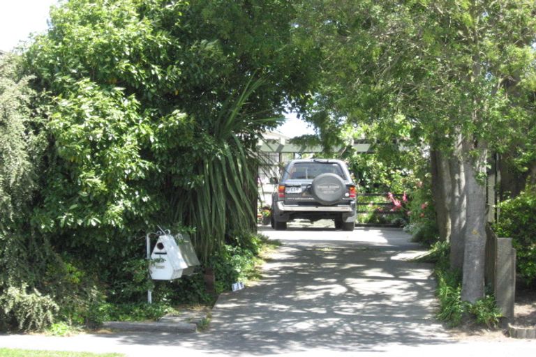 Photo of property in 1/37 Karnak Crescent, Russley, Christchurch, 8042