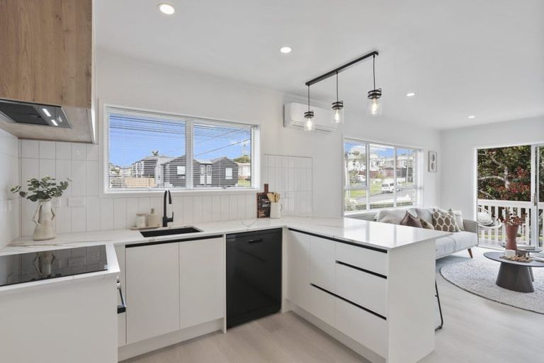 Photo of property in 1/38 Divich Avenue, Te Atatu South, Auckland, 0610