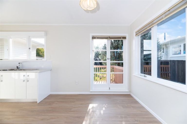 Photo of property in 4 Longburn Road, Henderson, Auckland, 0610