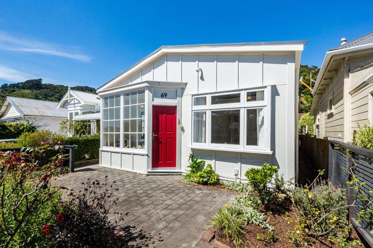 Photo of property in 69 Marine Parade, Eastbourne, Lower Hutt, 5013