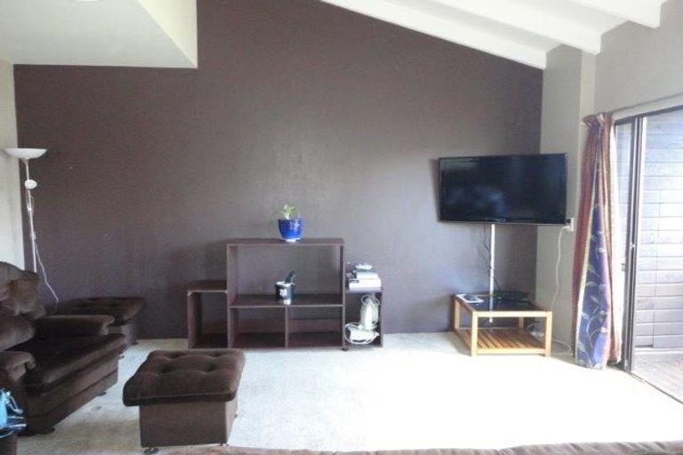 Photo of property in 15a Cameron Place, Fernhill, Queenstown, 9300