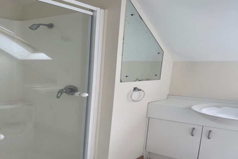 Photo of property in 6/96 William Bayes Place, Red Beach, 0932