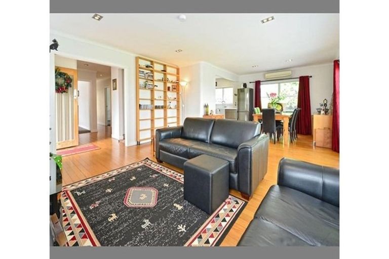 Photo of property in 6 Gills Avenue, Papakura, 2110