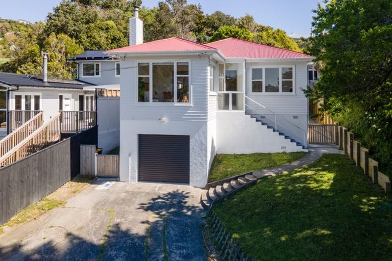 Photo of property in 64 Helston Road, Paparangi, Wellington, 6037