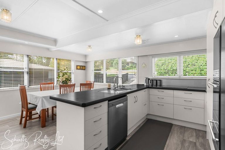 Photo of property in 25 Whaka Street, Maungaturoto, 0520