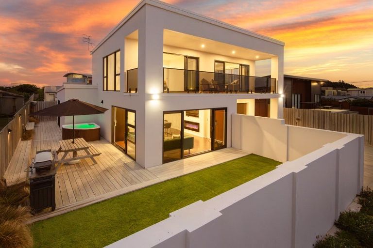 Photo of property in 29a Marine Parade South, Foxton Beach, Foxton, 4815