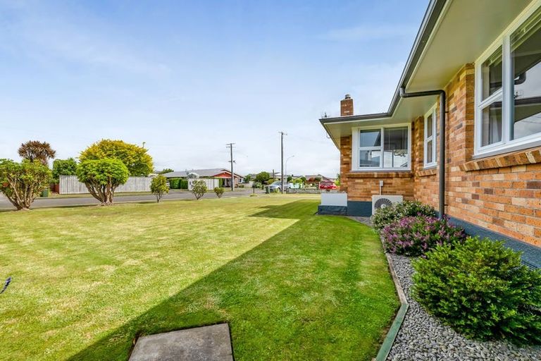 Photo of property in 6 Davidson Street, Hawera, 4610