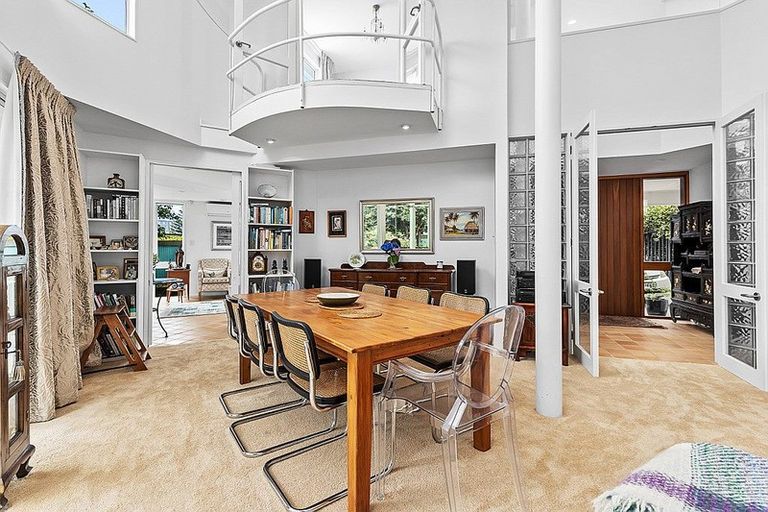 Photo of property in 2/7 Otakau Road, Milford, Auckland, 0620