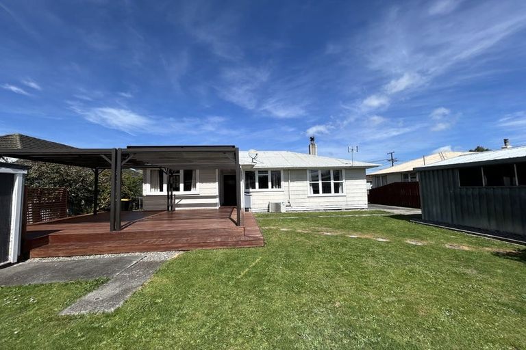 Photo of property in 15 Surrey Street, Solway, Masterton, 5810
