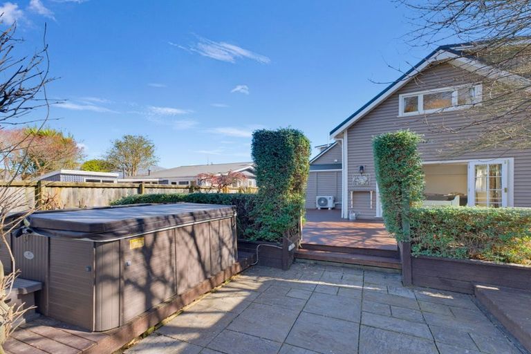 Photo of property in 40 North Parade, Richmond, Christchurch, 8013