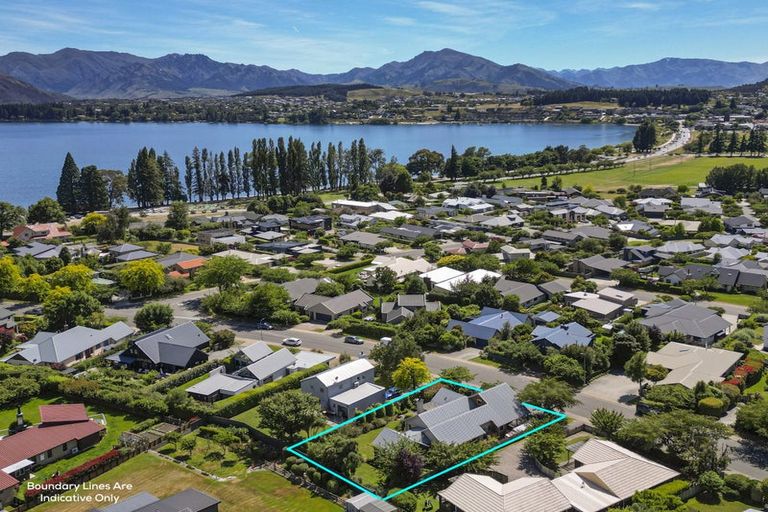 Photo of property in 121 Meadowstone Drive, Wanaka, 9305