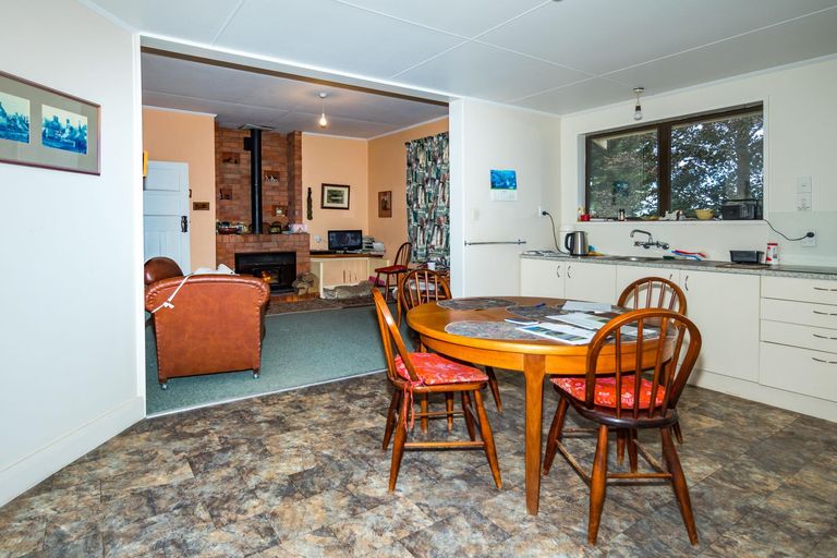 Photo of property in 99 Templer Street, Geraldine, 7992