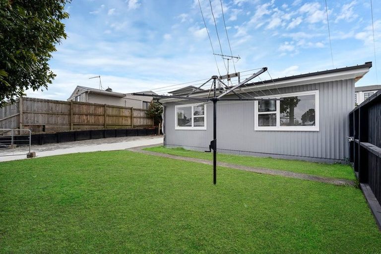 Photo of property in 1/116 Beaumonts Way, Manurewa, Auckland, 2102