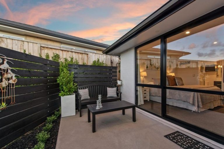 Photo of property in 98 Puhirake Crescent, Pyes Pa, Tauranga, 3112