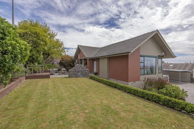 Photo of property in 36 Dyers Pass Road, Cashmere, Christchurch, 8022