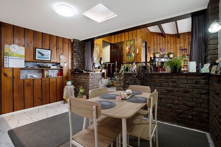 Photo of property in 2/20 Humphrey Kemp Avenue, Henderson, Auckland, 0612