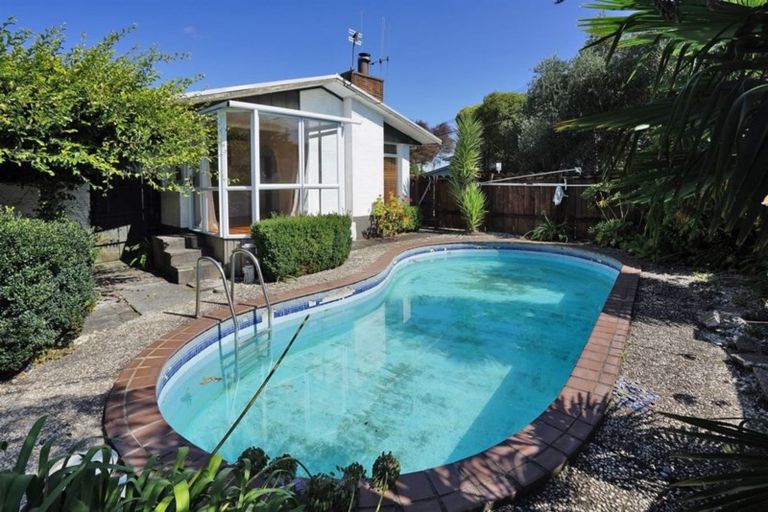 Photo of property in 42 Pulham Crescent, Queenwood, Hamilton, 3210