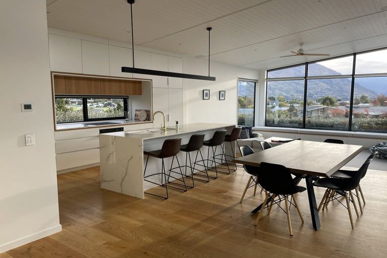 Photo of property in 11 Kereru Crescent, Wanaka, 9305