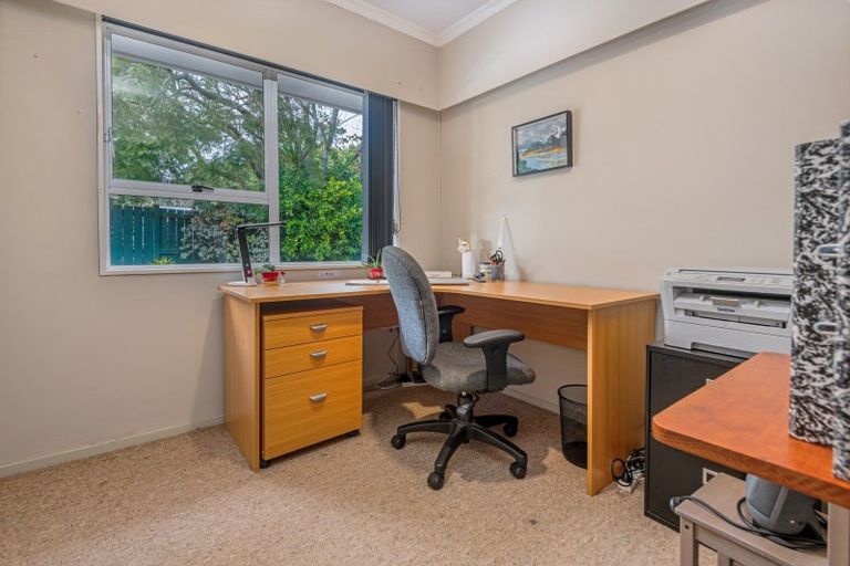 Photo of property in 19 Humphries Place, Awapuni, Palmerston North, 4412