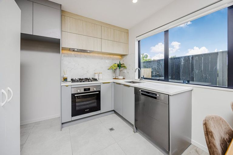 Photo of property in 7/66 Bruce Road, Glenfield, Auckland, 0629