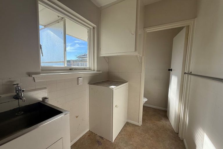 Photo of property in 1/320 Memorial Avenue, Burnside, Christchurch, 8053
