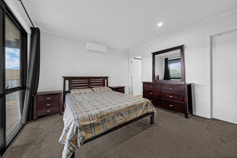 Photo of property in 33 Harry Richards Way, Pokeno, 2402