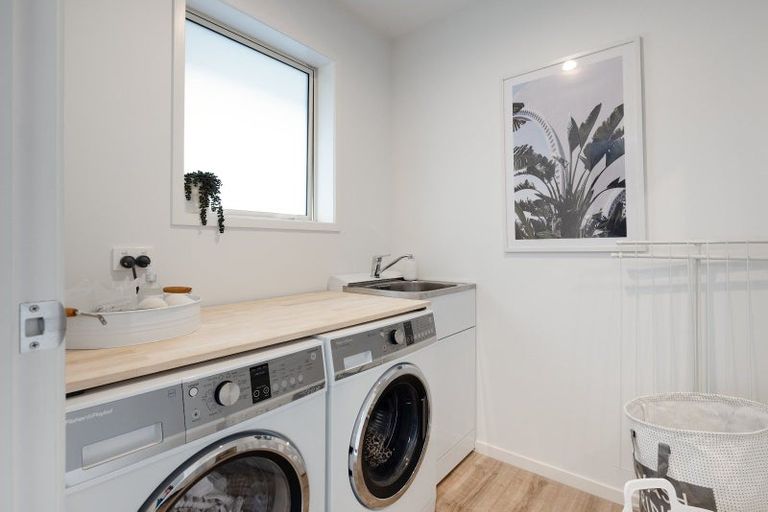 Photo of property in 5 Hanlow Place, Pyes Pa, Tauranga, 3112