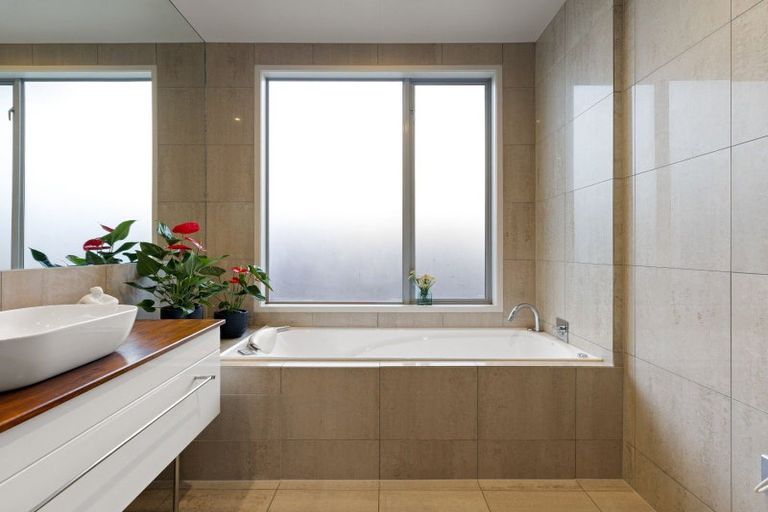 Photo of property in 15 Azure Place, Huntington, Hamilton, 3210