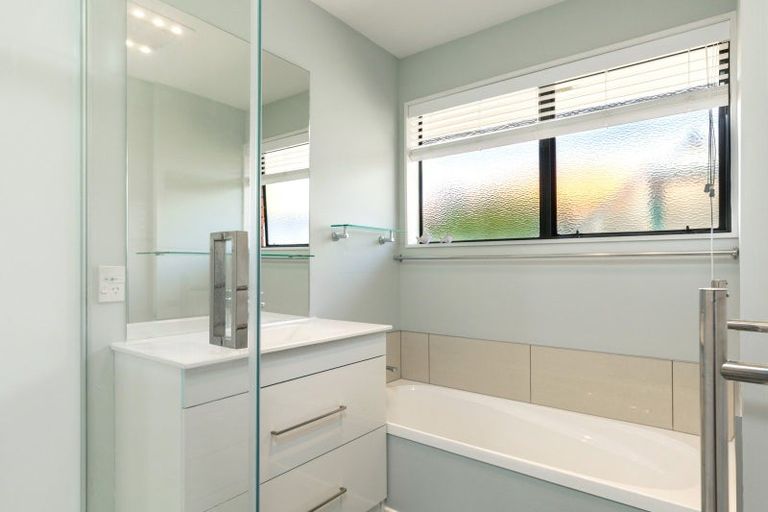 Photo of property in 30 Karina Crescent, Redwoodtown, Blenheim, 7201