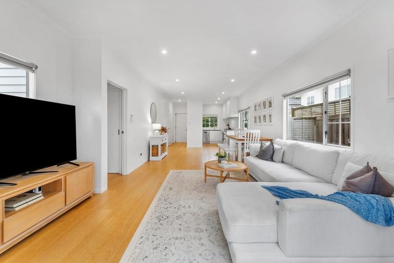 Photo of property in 15 Mulvaney Crescent, Henderson, Auckland, 0612