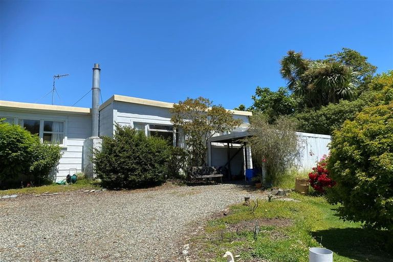 Photo of property in 17 Martin Street, Monaco, Nelson, 7011