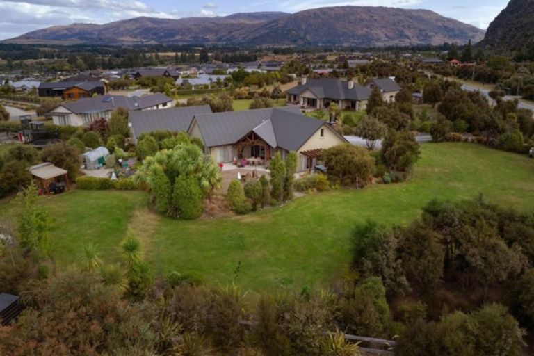 Photo of property in 916 Aubrey Road, Albert Town, Wanaka, 9305
