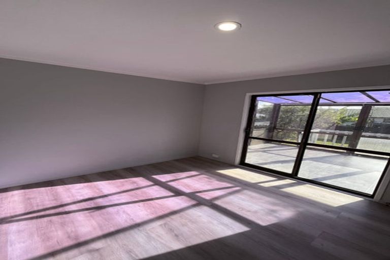 Photo of property in 7 Moncrieff Avenue, Clendon Park, Auckland, 2103