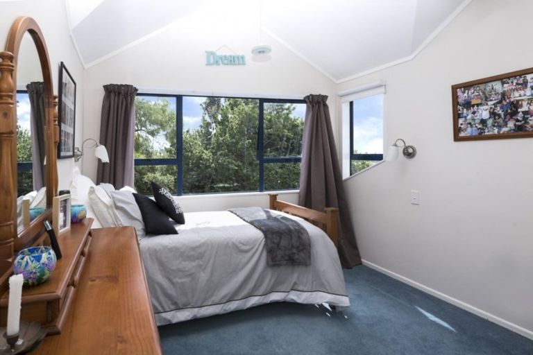 Photo of property in 2/99 Evelyn Road, Cockle Bay, Auckland, 2014